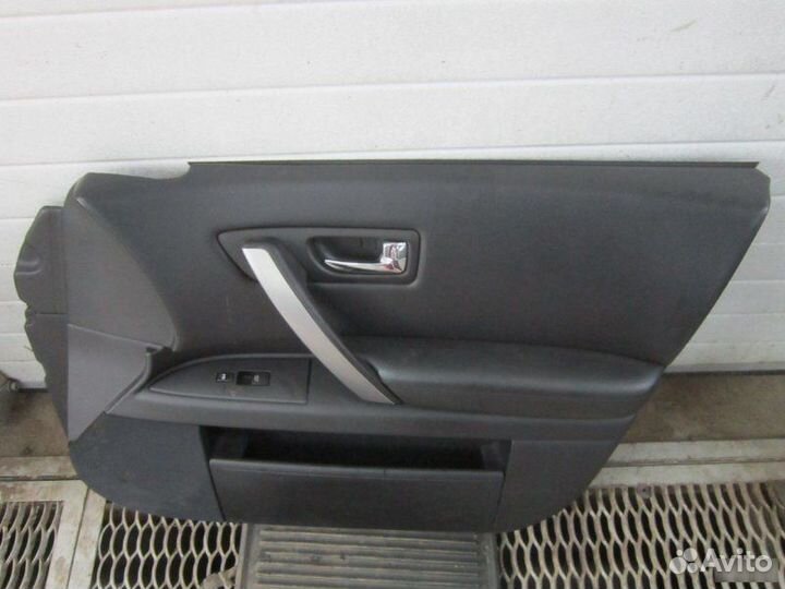 Обшивка двери Infiniti Fx35