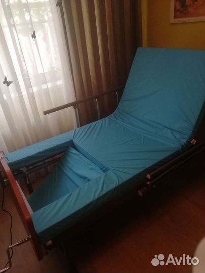 Кровать и противопролежневый матрас