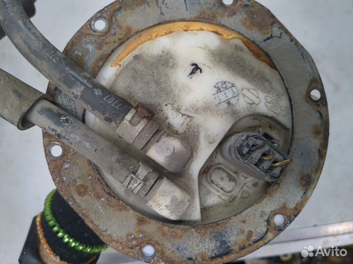 Датчик уровня топлива Nissan Pathfinder, 1997