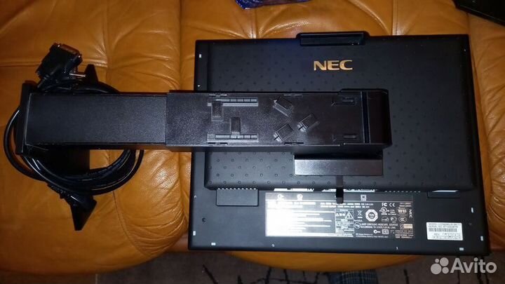 Монитор NEC 2090UXi
