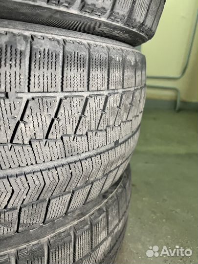 Bridgestone Blizzak VRX 225/45 R17