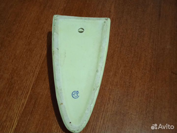 Настенное керамическое кашпо