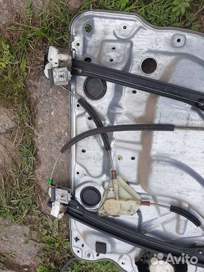 Стеклоподъёмник передний левый Volkswagen Polo 200