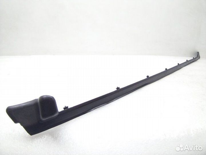 Уплотнитель двери передний правый Mercedes-Benz