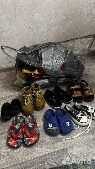Два пакета вещей и обувь на мальчика5-8лет