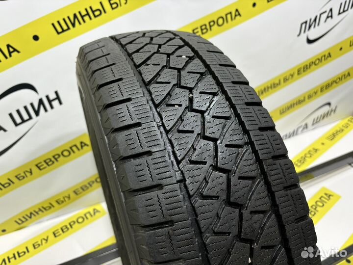 Bridgestone Blizzak W995 215/65 R16C