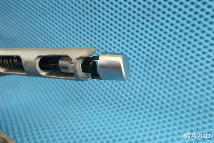 Рычаг стояночного тормоза 1K0711303P