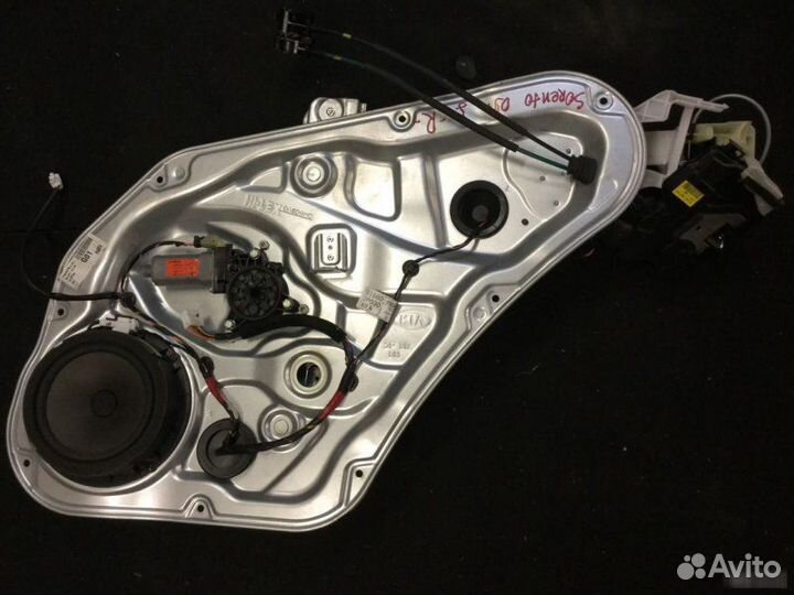 Стеклоподъемник задний правый Kia Sorento После