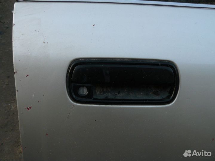 Дверь передняя правая для Toyota Corona AT170