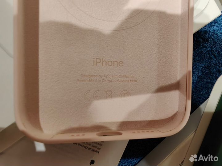 Оригинальные чехлы для смартфона iPhone и Samsung