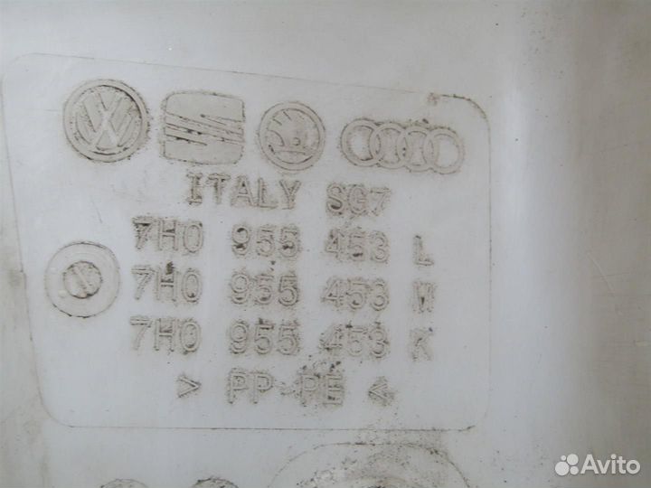 Бачок омывателя лобового стекла VW Transporter T5