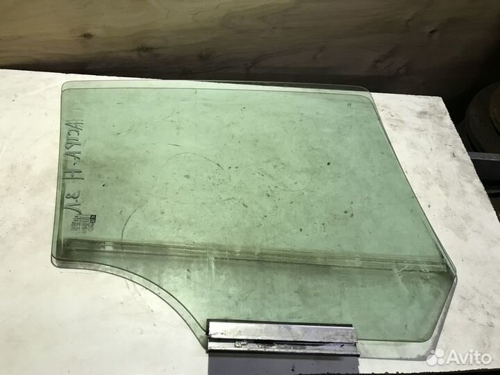 Стекло заднее левое Opel Astra H