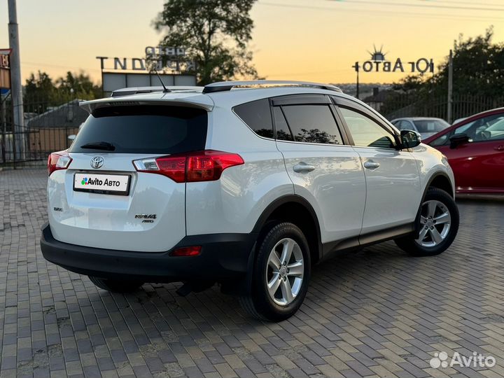 Toyota RAV4 2.2 AT, 2015, 146 631 км