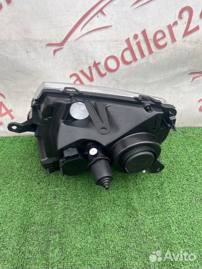 Фара передняя правая Renault Duster HSM F4R