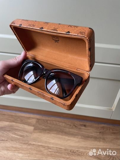 Солнцезащитные очки мсм