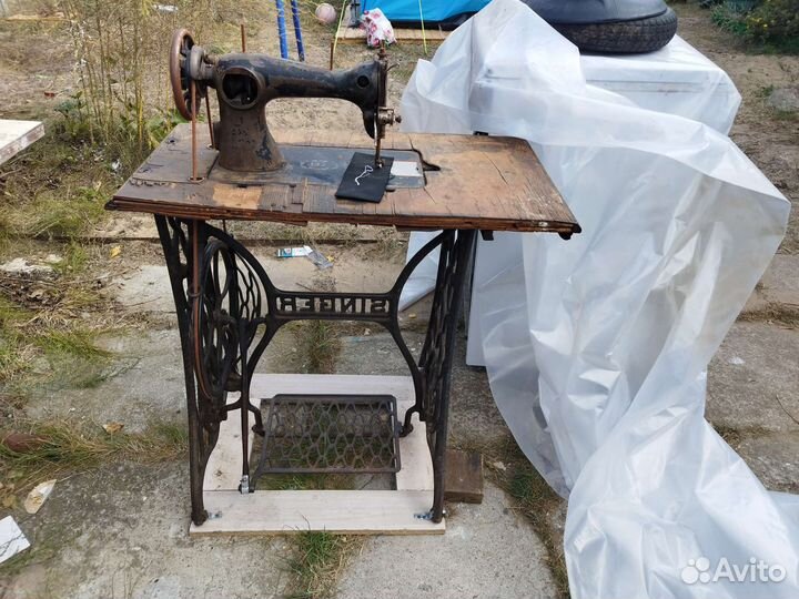 Швейная машинка singer