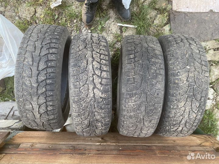 Hankook Winter I'Pike 225/60 R17 99T