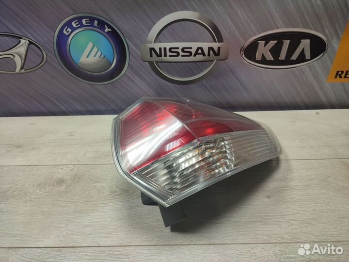Фонарь задний Nissan X-trail T31 Прав