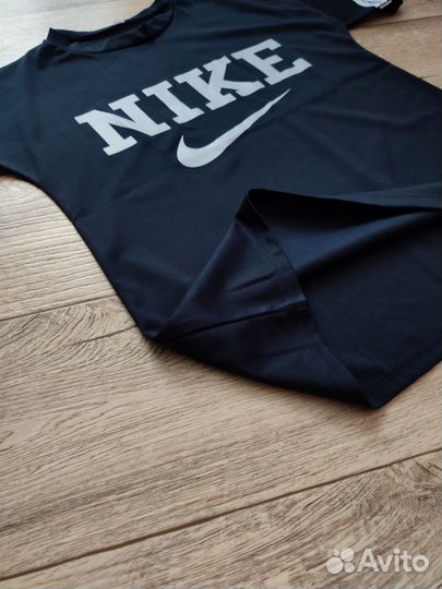 Костюм женский новый 42 44 46