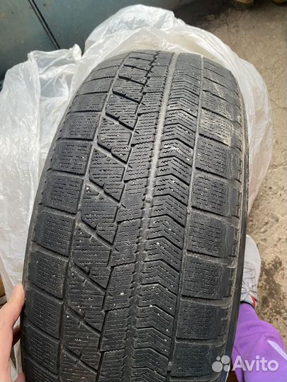 Bridgestone Blizzak DM-V1 215/60 R17 S
