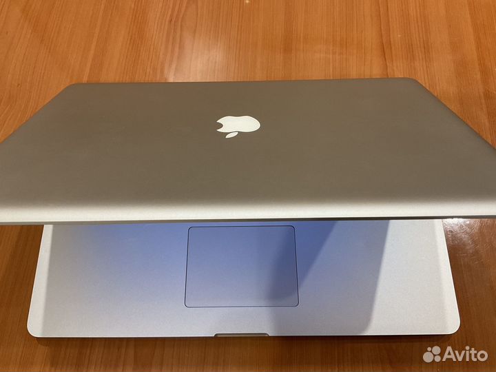 Apple MacBook Pro 17