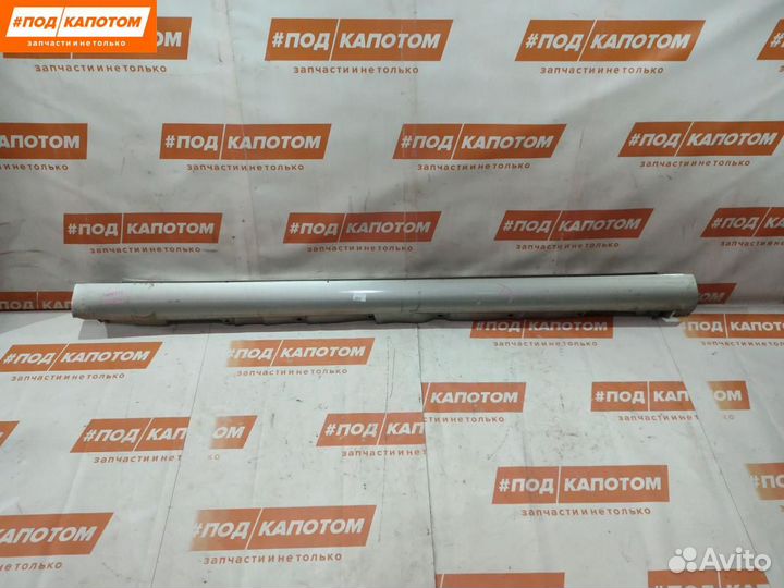 Накладка на порог правая Toyota Avensis 2 (T250)