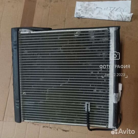 Испаритель кондиционера Toyota ZWR80