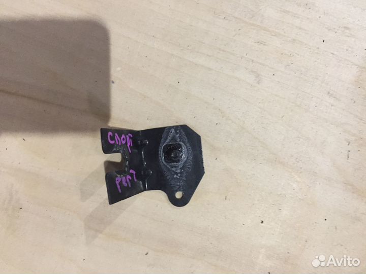 Кронштейн крыла левый Land Rover Sport 2 рест