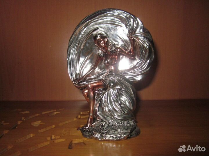 Статуэтки разные