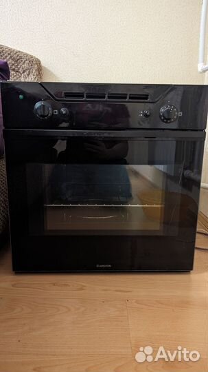 Духовой шкаф встраиваемый ariston 51 aq527