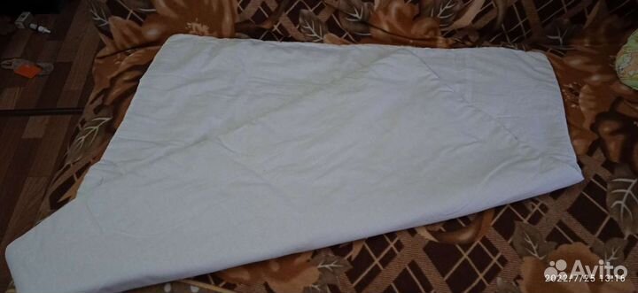 Мобиль с музыкой крутится