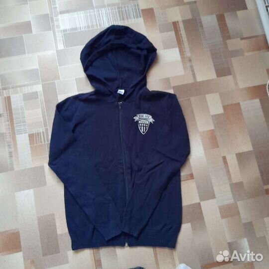 Джинсы и кофта на мальчика. Рост 140