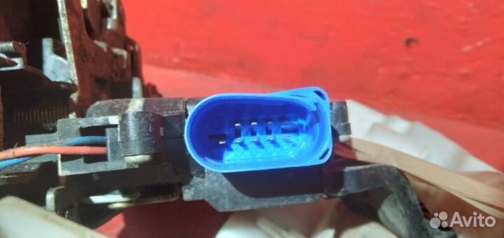 Туарег замок двери передней правой 9 контактов