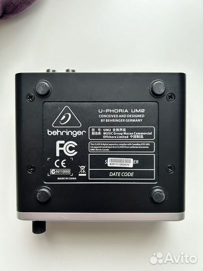 Аудиокарта Behringer u-phoria um2