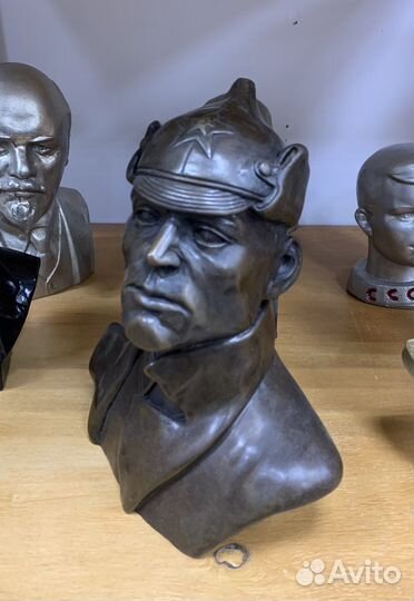 Большой бронзовый бюст Красноармеец, Чекист