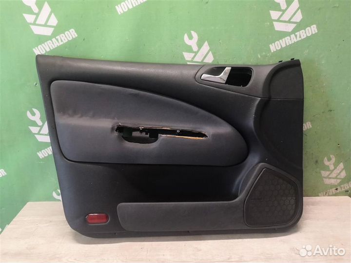 Обшивка двери комплект Шкода Октавия А4