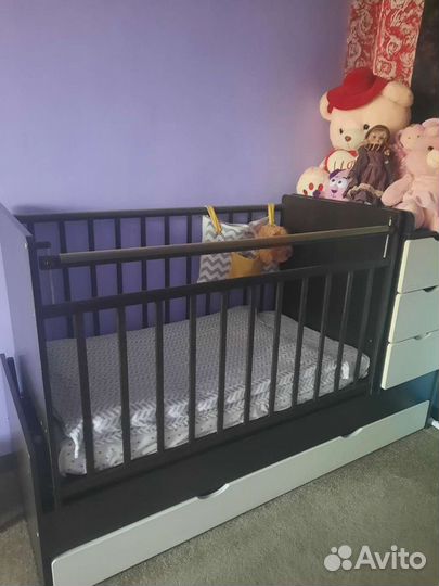 Детская кроватка трансформер с маятником