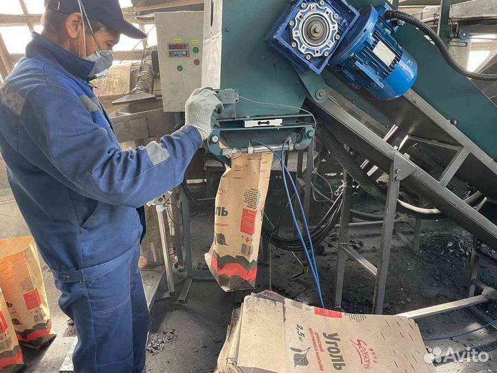 Уголь древесный в мешках