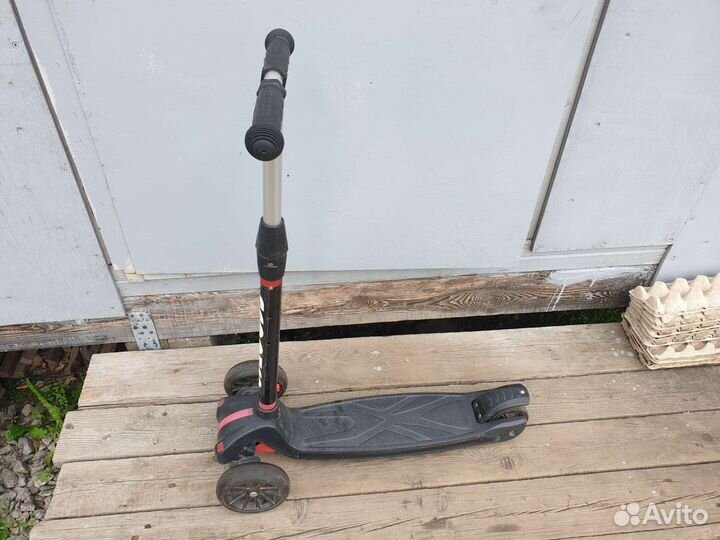 Самокат детский со светящимися колесами