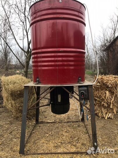 Измельчитель сена, соломы, кукурузы и свеклы