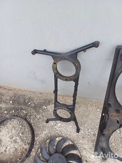 Диффузор вентиляторов радиатора Фольксваген т4