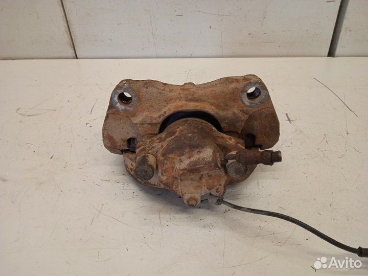 Суппорт передний левый Volkswagen Touareg 2.5 2002