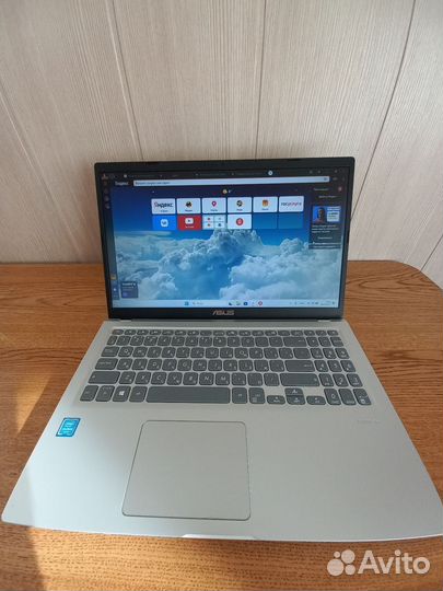 Ноутбук Asus (в коробке)