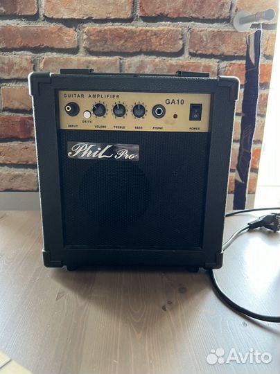 Комбик phil pro и гитара caraya