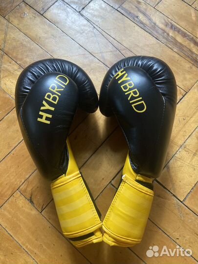 Боксерские перчатки 10 oz adidas