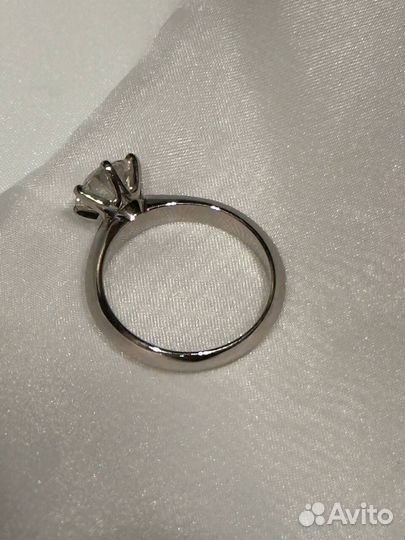 Золотое кольцо 750 пробы 3 карата