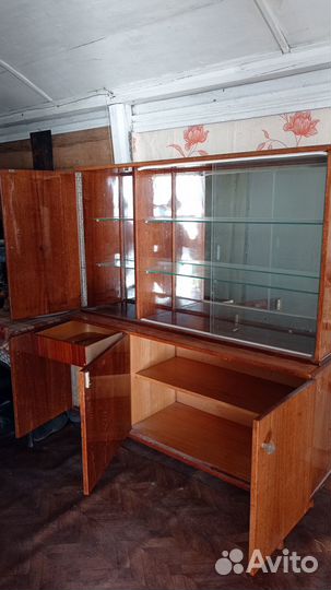 Шкаф сервант