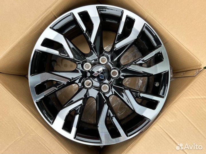 Диск литой Replica R18 5*114.3 Mitsubishi ASX