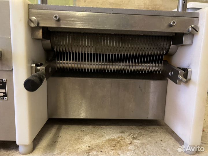 Шкуросъемная машина для Рыбы Maja TEM 100