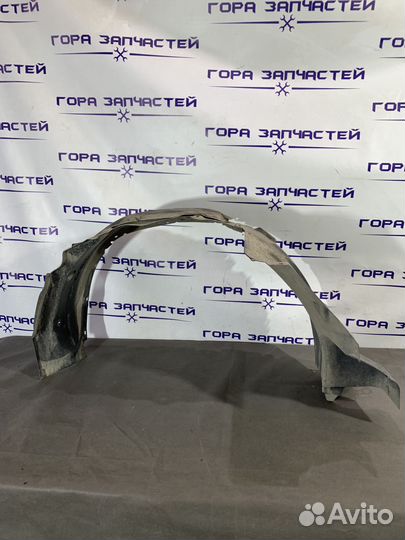 Подкрылок передний левый Toyota Land Cruiser 200